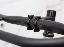 Flat Bar ''Hobo Loop'' - Mat Zwart -Fiets Plein Winkel 0037936 blb hobo loop handlebar black